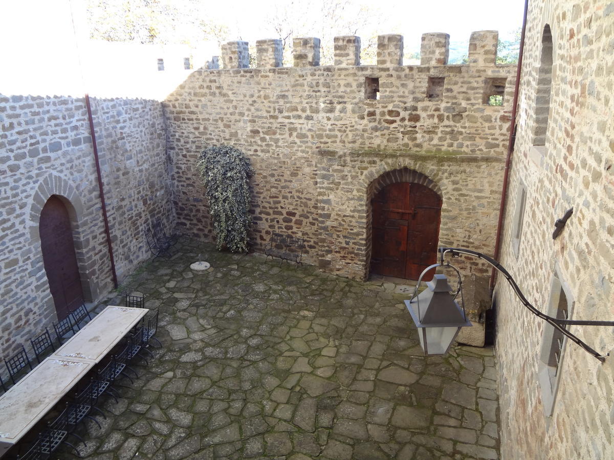 Castello Di Magrano Carbonesca Exterior photo